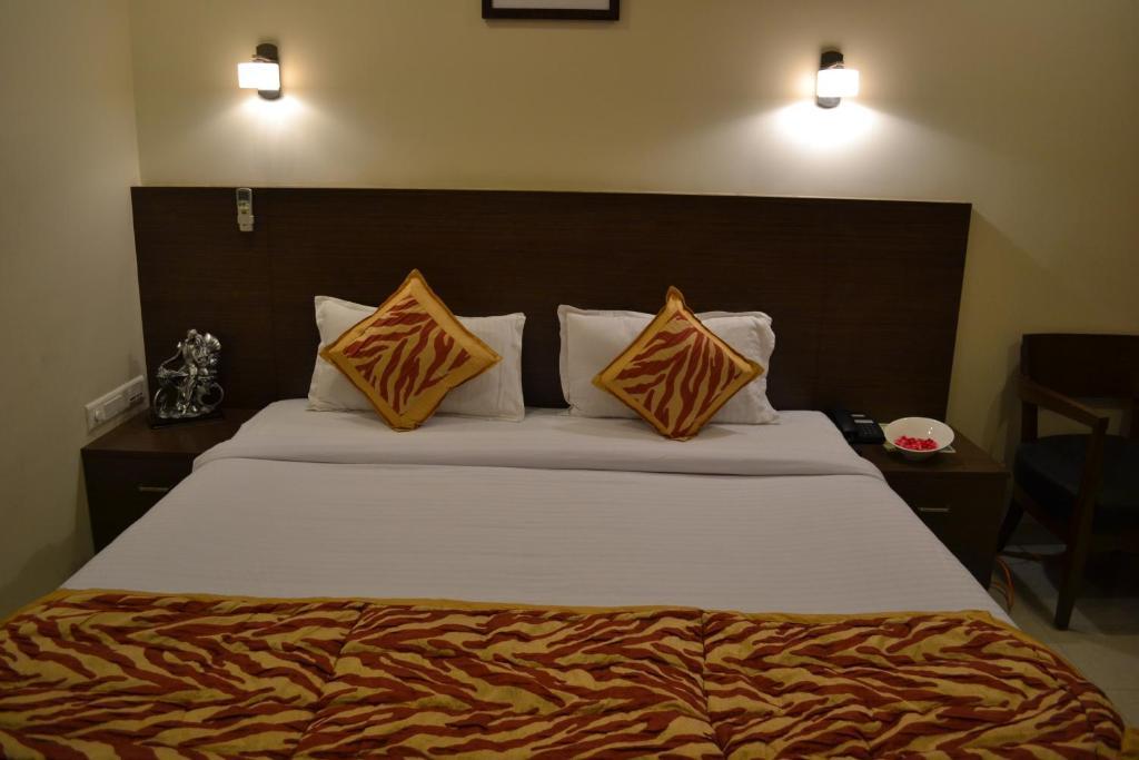 Hotel Adi Nagpur Exterior photo