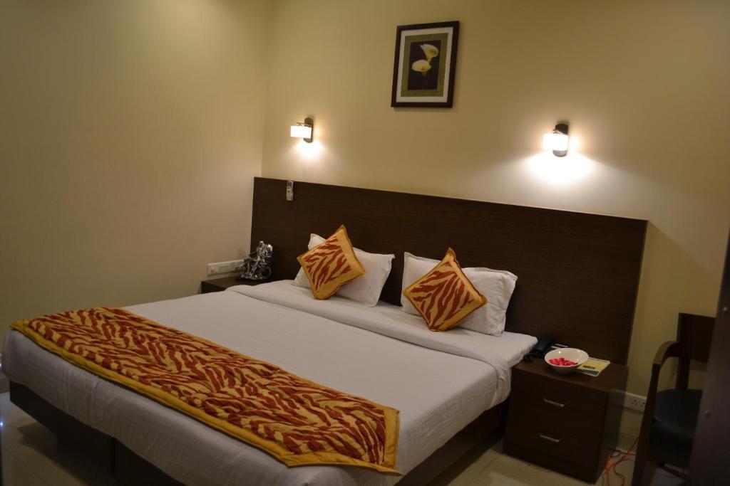 Hotel Adi Nagpur Exterior photo