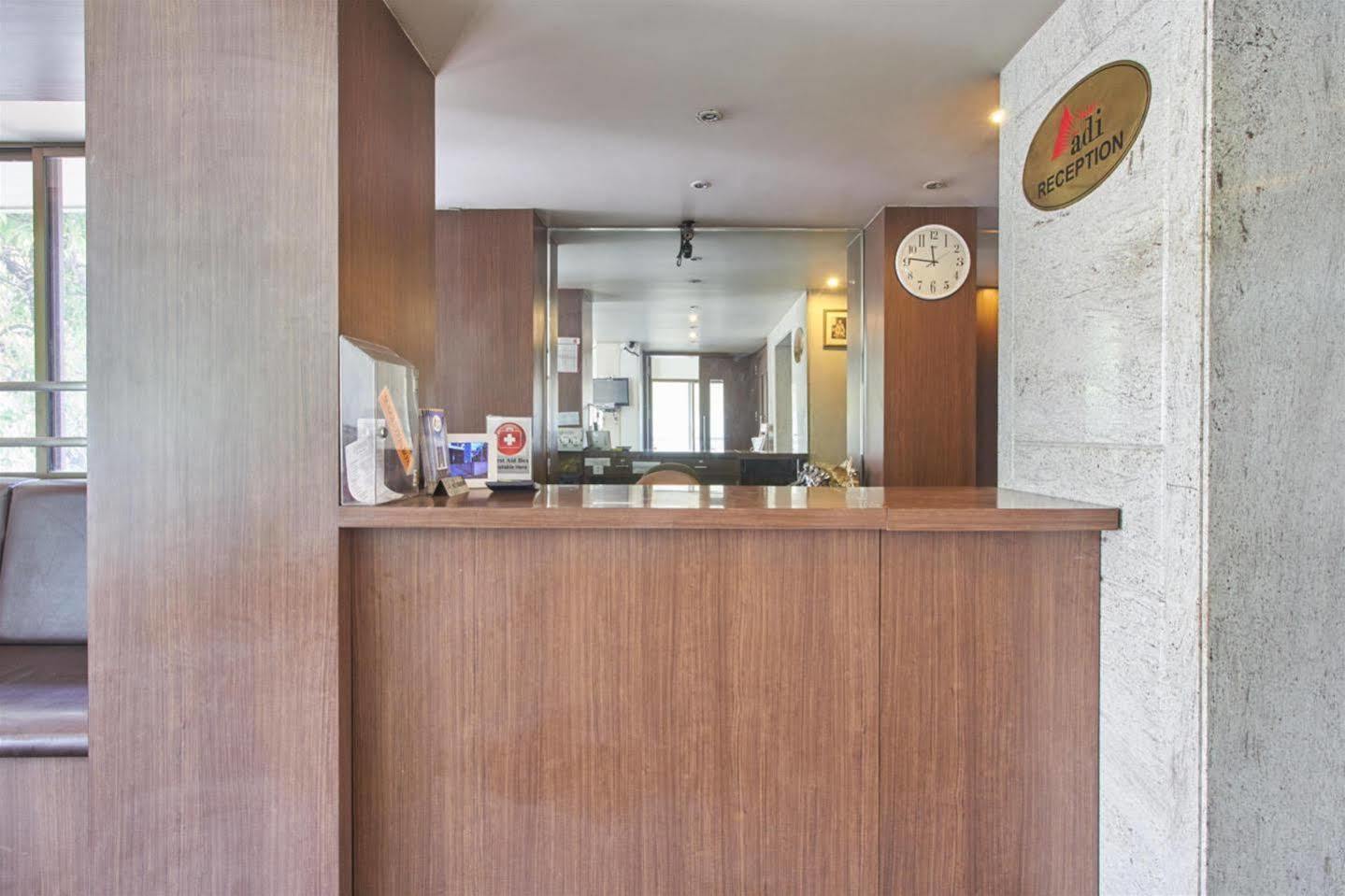 Hotel Adi Nagpur Exterior photo
