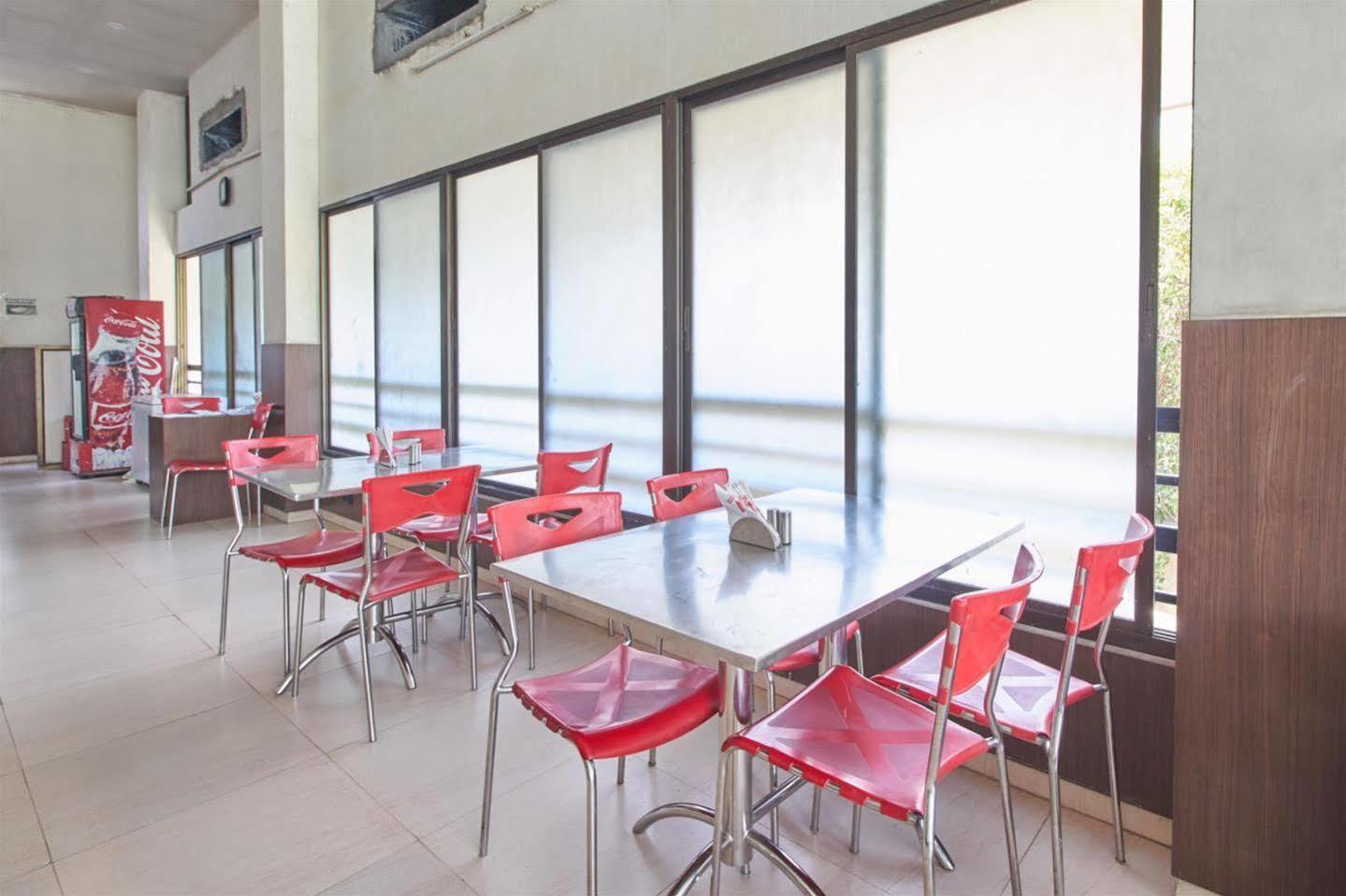 Hotel Adi Nagpur Exterior photo